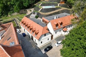 Podzámčí Zámek Račice